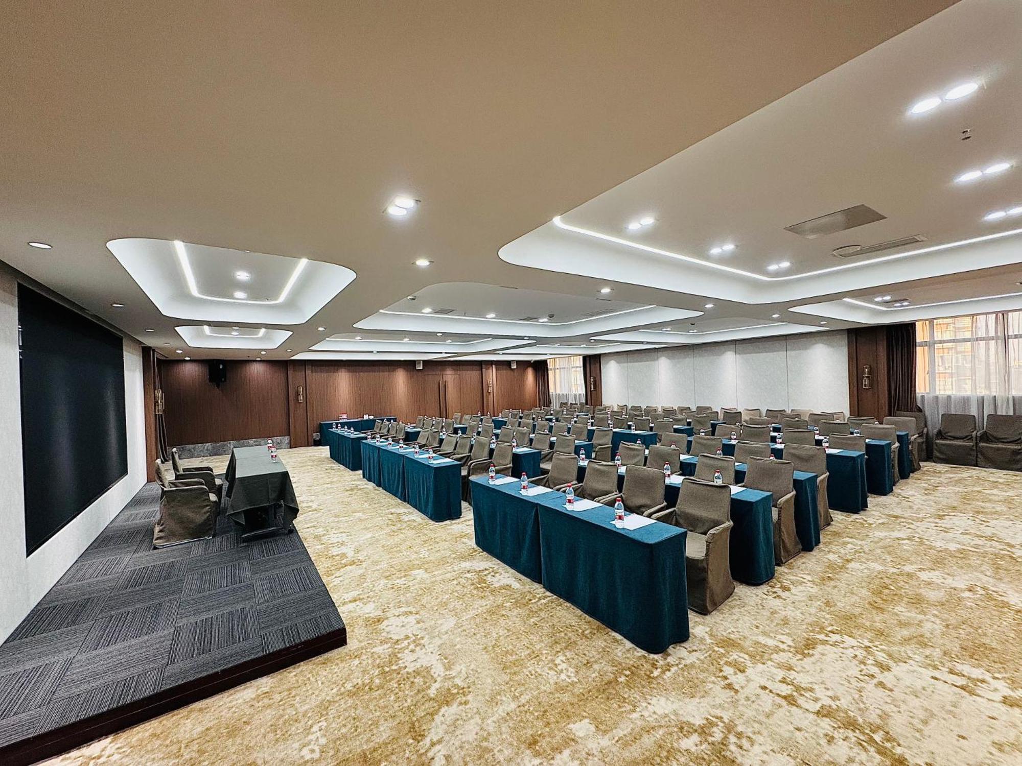 Country Inn&Suites By Radisson, Shanghai Pvg Экстерьер фото